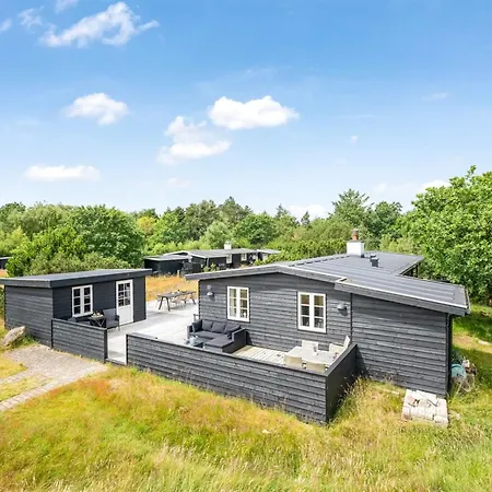 Suoma - 800m From The Sea By Interhome *